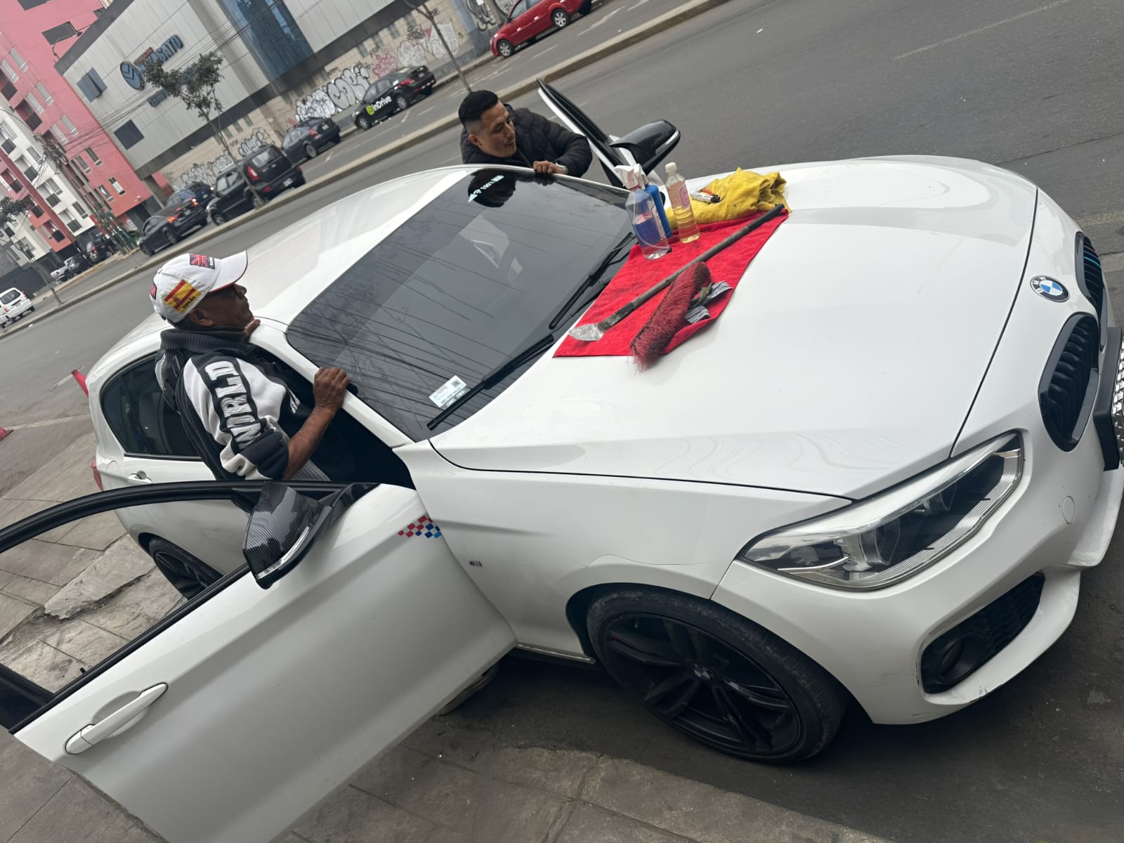 Milton Glass - imagen 5